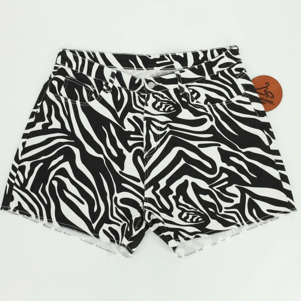 SHEIN Women Zebra Print High Waisted Raw Hem Denim Shorts Black White Size 2XL‎